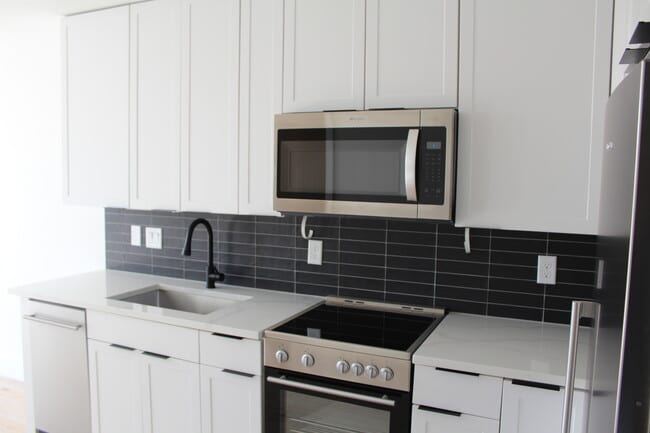 kitchen - 3817 14th St NW Unit 7