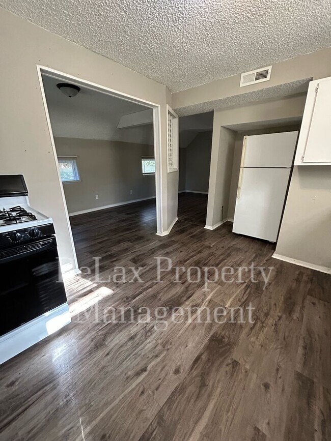 Photo - Large 3 Bedroom Apartment Unit 207