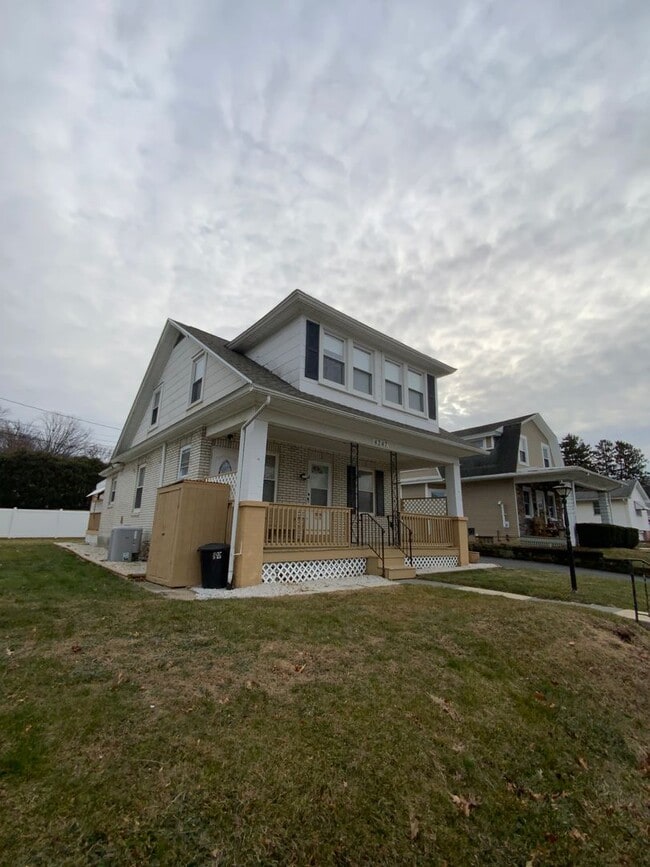 Building Photo - 4247 TENTH AVENUE Unit 4247 TENTH AVENUE