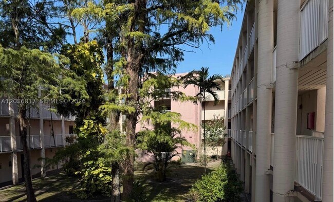 Building Photo - 2800 NW 56th Ave Unit 403