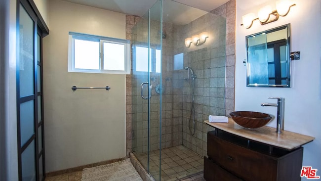 Photo - 133 E 140th St