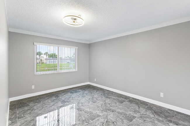 Photo - 146 Lake Evelyn Dr