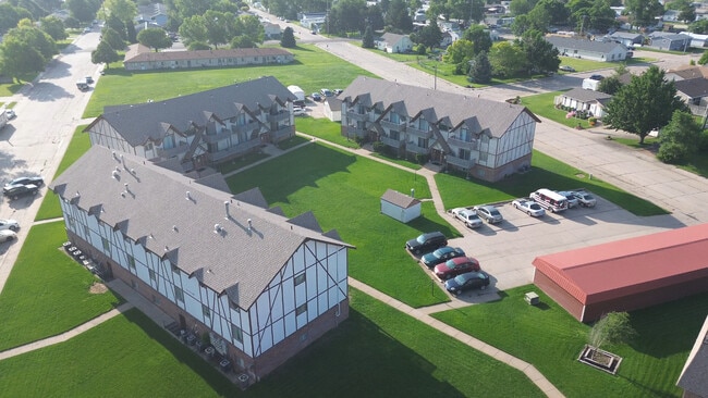 Photo - Allura Gardens Apartments