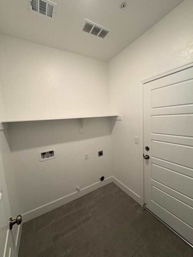 241 E Tyler Ave