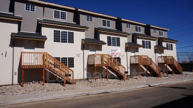 Building Photo - 2995 W Yale Ave