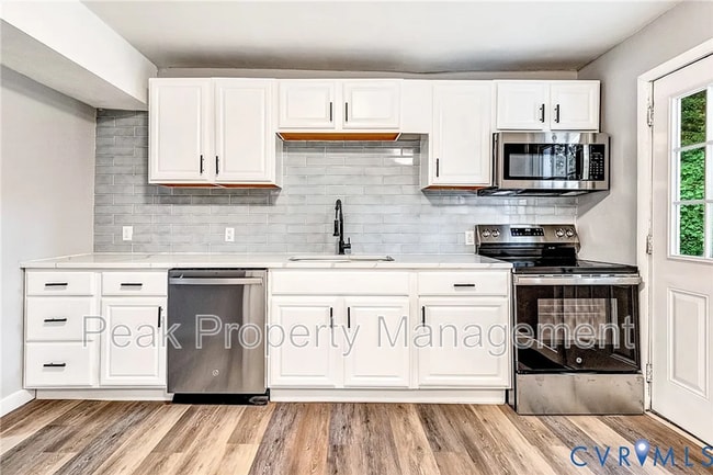 Photo - 2003 2nd Ave