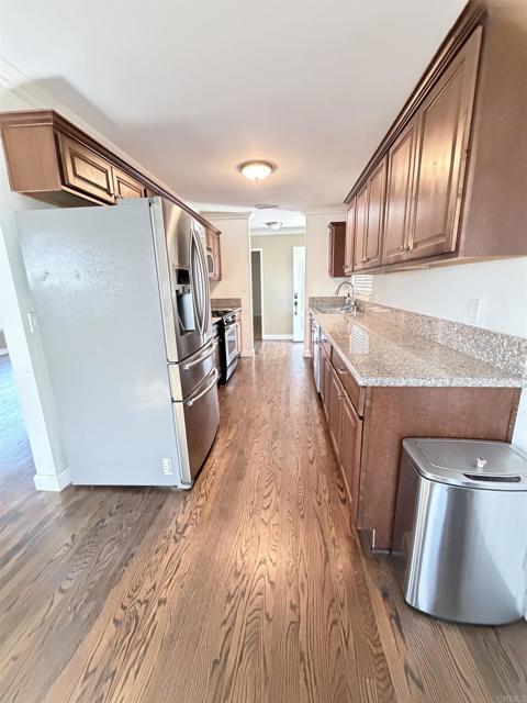 806 Fairway Ct