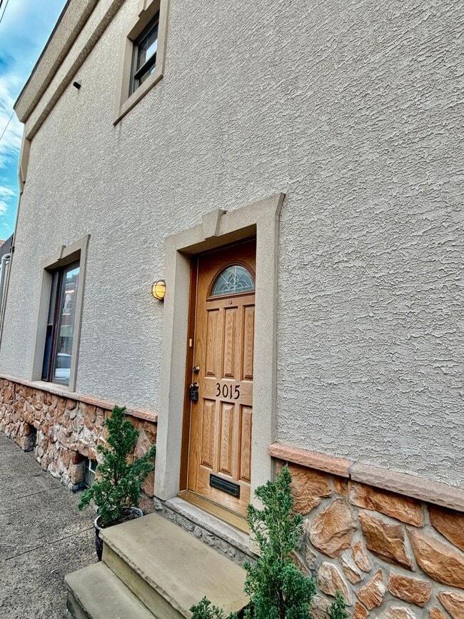 3 bed 2.5 bath in Port Richmond with Garag... - 3 bed 2.5 bath in Port Richmond with Garag...