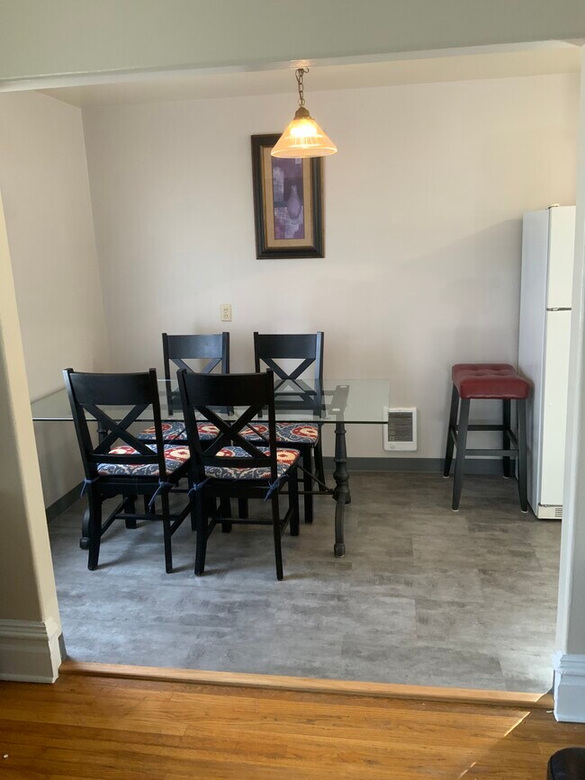Photo - 100 W 4th St