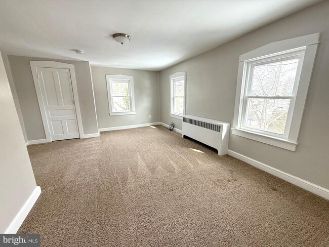 Photo - 27 N Main St