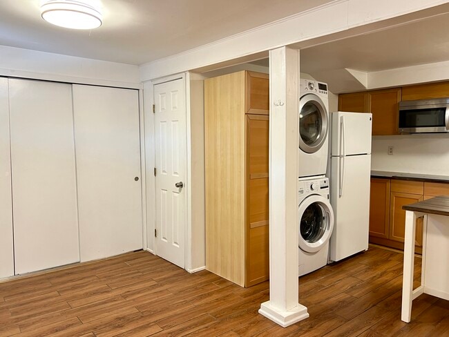 Photo - 3302 Robinson Ave Unit B