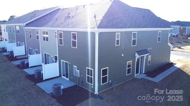 Photo - 757 Lock Haven Dr NW