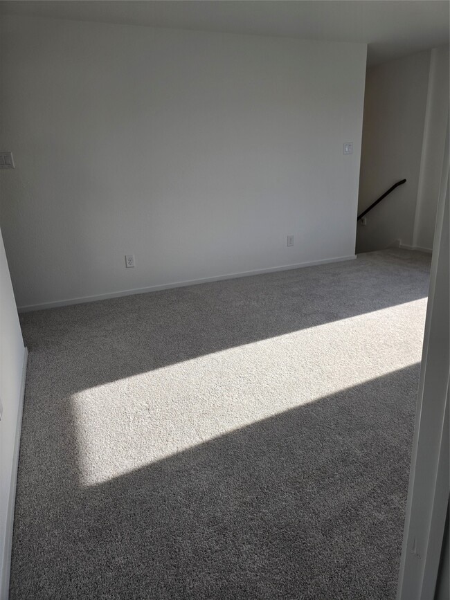 Building Photo - 25446 Carnation Ct
