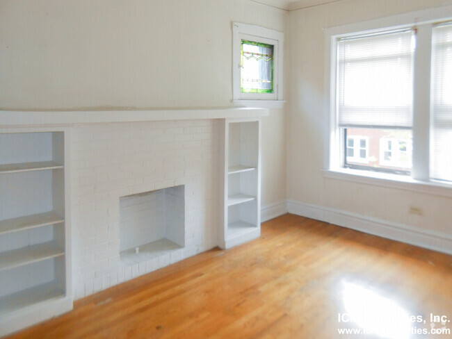 Building Photo - 4844 N Rockwell St Unit 2612G-3F Rental