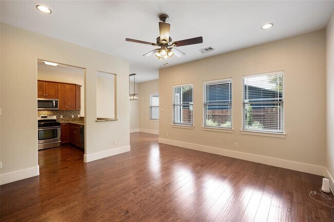 Photo - 1007 Taulbee Ln
