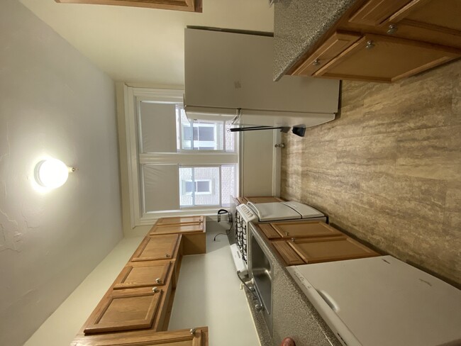Photo - 1687 Commonwealth Ave Unidad 8