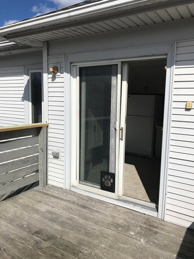 Photo - 45 Tiogue Ave Unidad #2