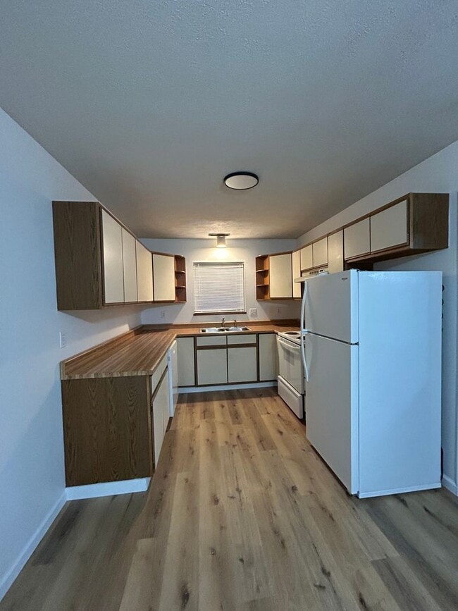 Photo - 917 N Clay St Unit 421 Clay Ct Apt 6