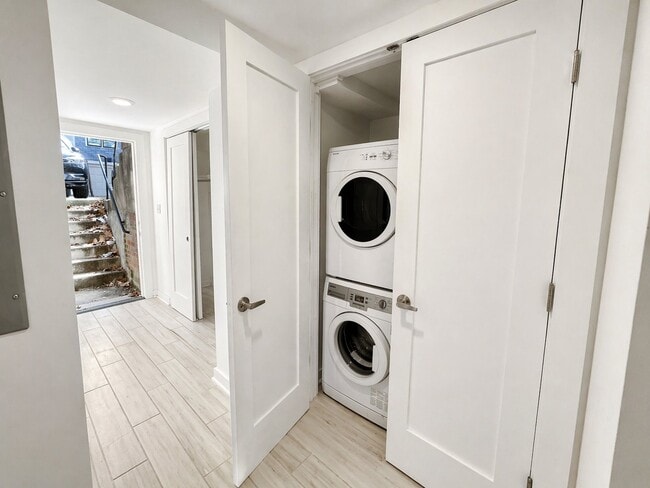 Photo - 720 Quebec Pl NW Unit B