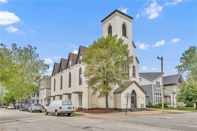 Photo - 2130 W 42nd St Unidad 2