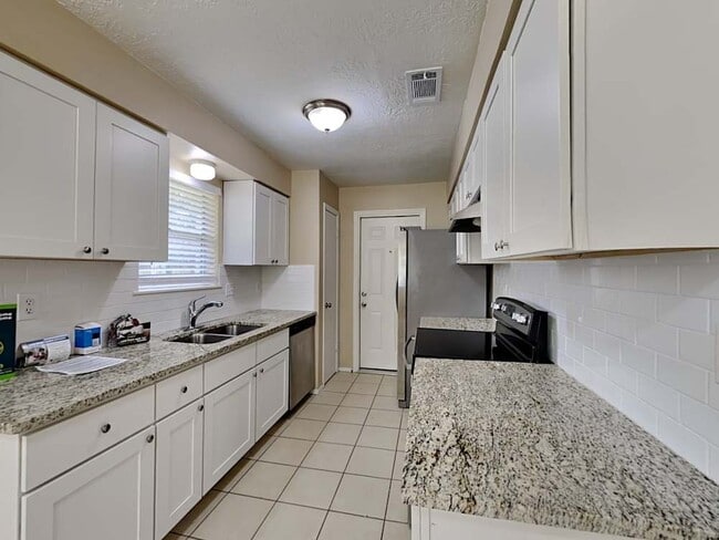 Photo - 22606 Meadowgate Dr