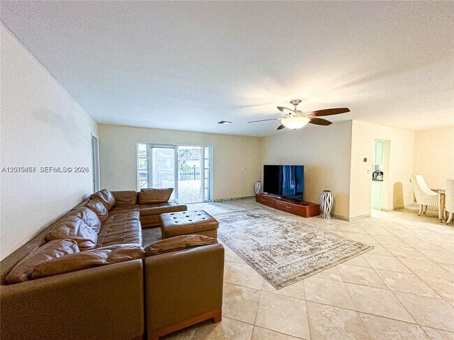 Photo - 2820 NE 57th St