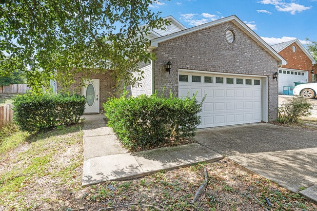 Photo - 2496 Lakeview Dr S