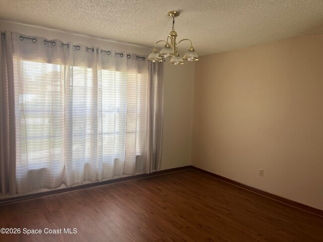 424 Hurst Rd NE