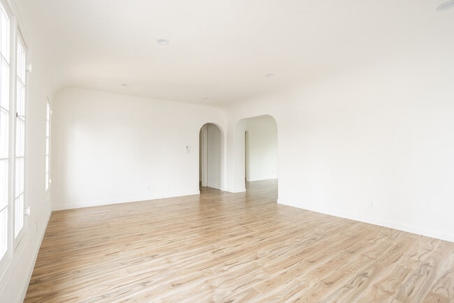 Photo - 738 S Stanley Ave