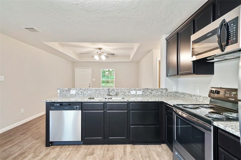Photo - 1111 Rd 5102