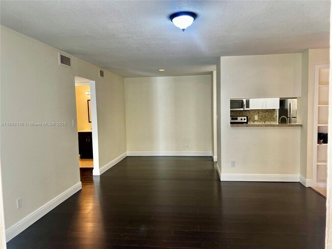 Photo - 949 Riverside Dr Unit 421