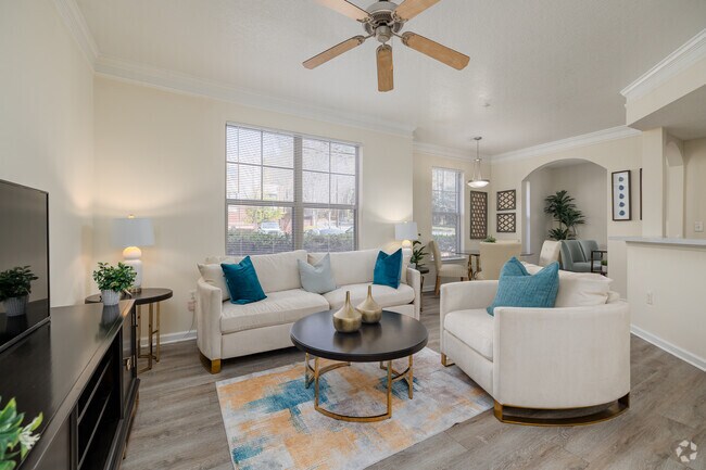 1BR, 1BA - 889SF - Living Room - LANDING SQUARE