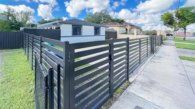 Photo - 2492 NW 44th St Unidad 2492