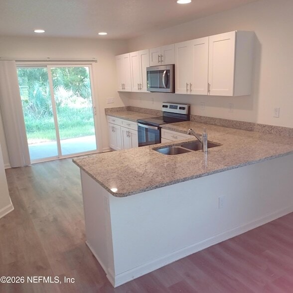 Photo - 916 W 9th St