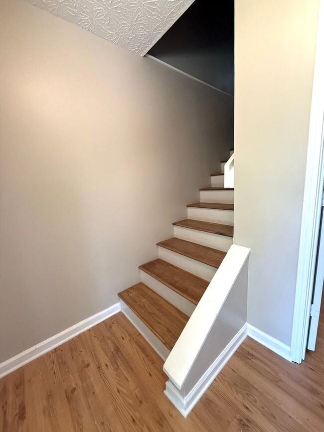 Photo - 3 Bedroom Townhome located walking distanc...