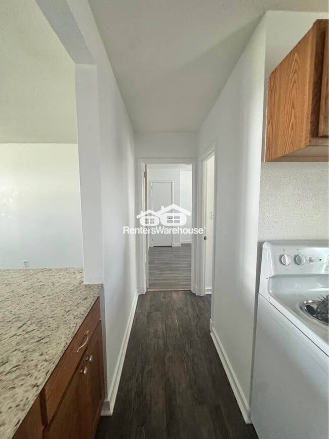 Photo - 510 N 6th Ave E