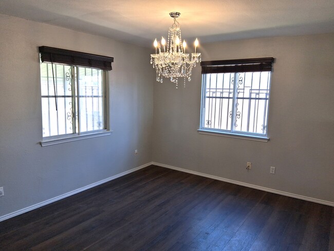 Photo - 4914 Parkwood Dr