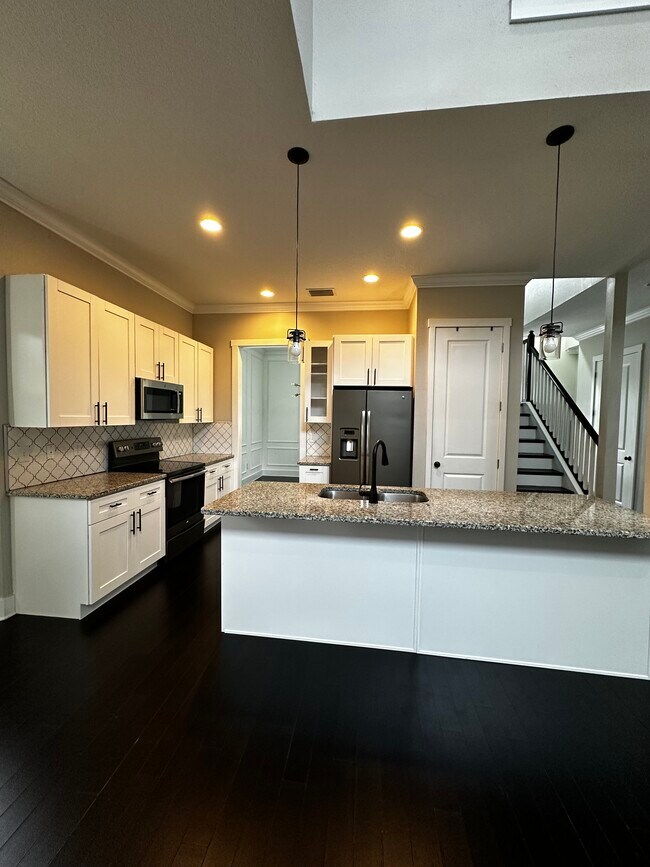 Photo - 201 W Hiawatha St