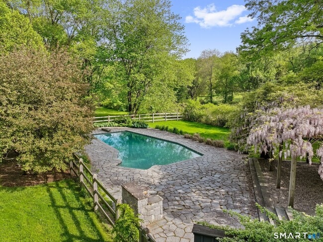 Photo - 6 Old Orchard Dr