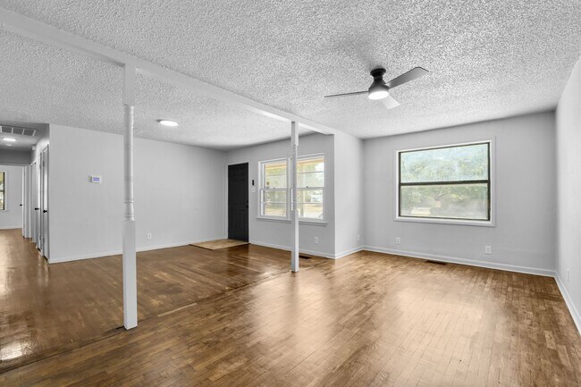 Photo - 1701 Tower Dr