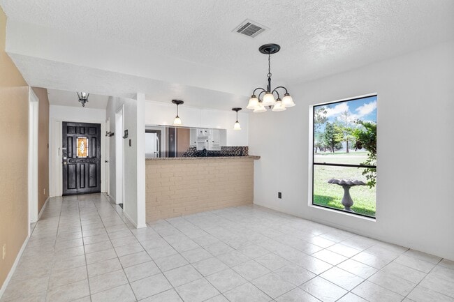 Photo - 2001 Lakewood Ct