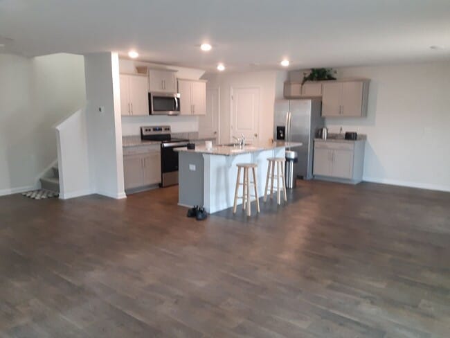 Photo - Charming Four Beroom Home in Southeast Col...