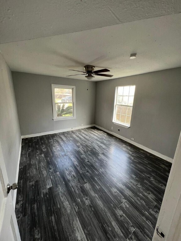 Photo - 3012 Live Oak St