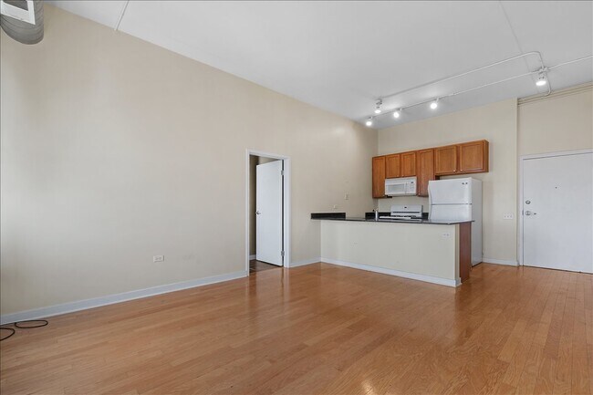 4015 N Milwaukee Ave Unit 416