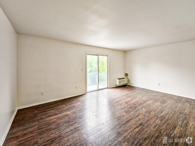 Building Photo - 20 Delar Pkwy Unit 202 Rental