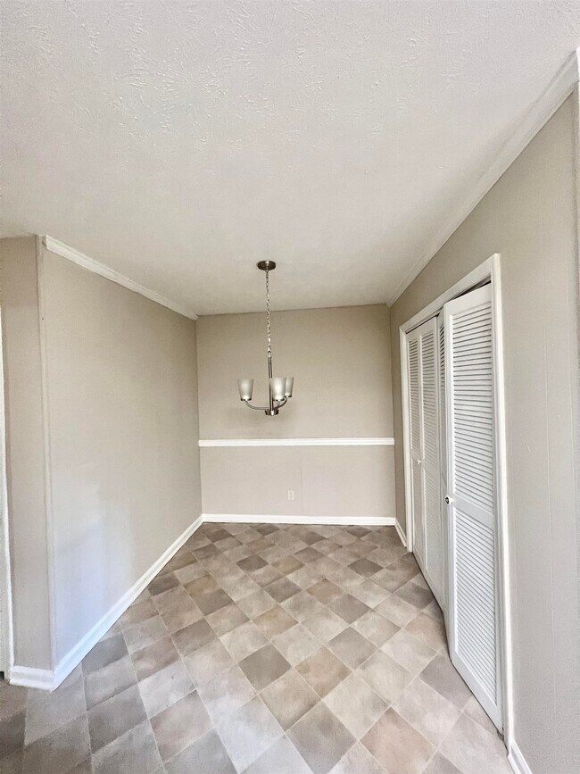300 Springdale Dr