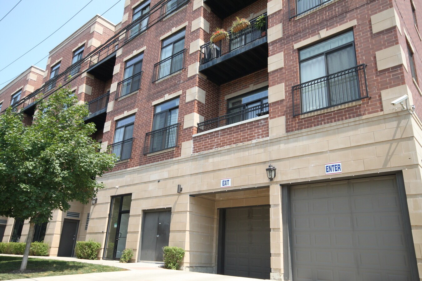 Photo - 4651 N Greenview Ave