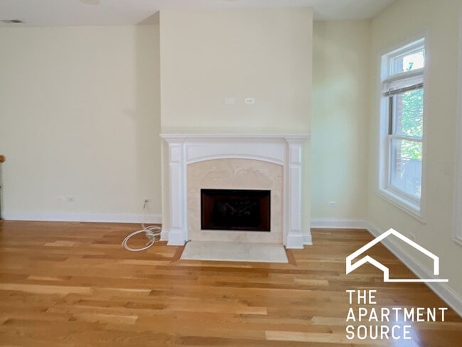 Photo - 2328 N Greenview Ave Unit 3