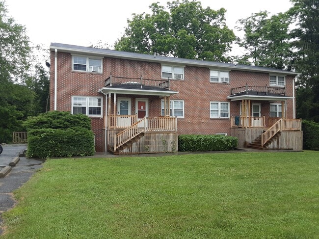 Photo - 648 Farm Road