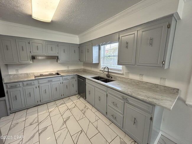 Photo - 205 Sunset Ln